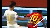 إصابة خطيرة للتوجولي صامويل أسامواه في الدوري الصيني تهدد بشلل نصفي