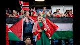 أعلام فلسطين في مباراة النرويج 