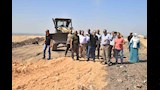 محافظ أسيوط يتابع أعمال تنفيذ المحور التنموي الجديد بين البداري وطريق البحر الأحمر  (13)