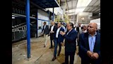 رئيس الوزراء يفتتح مصنعًا لتوطين صناعة القفازات الطبية (5)
