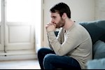 لا يعترفون بها.. إليك أعراض الاكتئاب المفاجئة عند الرجال