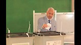 بالصور- نائب رئيس جامعة أسيوط يدلي بصوته في انتخابات النواب 2025