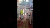 الشرطة تساعد كبار السن وذوي الاحتياجات بلجان الانتخابات في أسيوط (9)