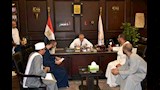 محافظ الأقصر يستقبل عددًا من المواطنين لحل مشكلاتهم وتلبية مطالبهم (صور)