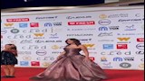 إنجي المقدم بإطلالة أميرية على السجادة الحمراء للقاهرة السينمائي