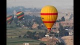 بعد توقف يومين.. عودة رحلات البالون الطائر للتحليق في سماء الأقصر