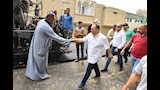 محافظ أسيوط يتفقد رصف طريق (10)