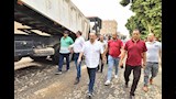 محافظ أسيوط يتفقد رصف طريق (12)