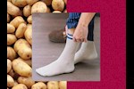  خدعوك فقالوا- وضع البطاطس النيئة في الجوارب يعالج الإنفلونزا والبرد