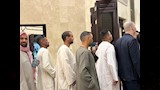 توافد الناخبين على السفارة المصرية بالرياض 
