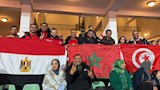 الجماهير المغربية تدعم منتخب مصر في مباراة زيمبابوي بكأس أمم أفريقيا