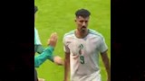 "رفض مصافحة زميله".. 7 صور ترصد غضب مهاجم الجزائر عقب مباراة السودان