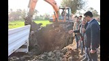 رئيس مياه القليوبية يتابع إصلاح عطل بخط رئيسي لقرى شبين القناطر (1)
