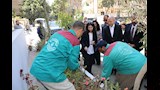 محافظ القاهرة يتفقد مبادرة تشجير المنطقة المحيطة بمترو صفاء حجازي (5)