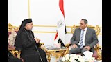 محافظ قنا يستقبل وفود الكنائس للتهنئة بعيد الفطر  (4)