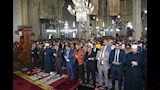 محافظ الإسكندرية يؤدي صلاة عيد الفطر بمسجد  سيدي أبي العباس المرسي (12)