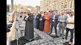 محافظ أسيوط يؤدي صلاة عيد الفطر وسط حضور جماهيري كبير (33)