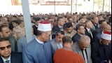 رئيس جامعة الأزهر يتقدم جنازة والده في كفر الشيخ (23)