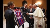 البابا فرنسيس وفيليب لام 