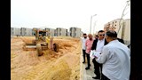وزير الإسكان يتفقد وحدات ''سكن لكل المصريين''