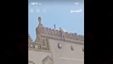شاب يحاول الانتحار من فوق الجامع الأزهر