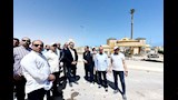 وزير الإسكان يتفقد طريق الازدواج وإنشاء سور الشانزلزيه بمركز مارينا العلمين السياحي (3)