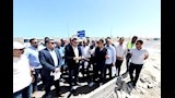 وزير الإسكان يتفقد طريق الازدواج وإنشاء سور الشانزلزيه بمركز مارينا العلمين السياحي (8)
