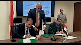 توقيع عقد تنفيذ خطوط ربط محطة سكاتك الشمسية بنجع حمادي (2)