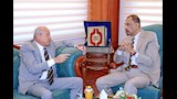 محافظ سوهاج يناقش مع المهندس نجيب ساويرس مشروع دار وسلامة (5)