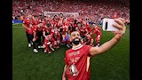 احتفال محمد صلاح بالتتويج بالدوري