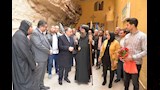 محافظ أسيوط يزور دير الشهيد مارمينا العجايبي بجبل أبنوب الدير المعلق ويتفقد المغارة الأثرية بالدير (6)