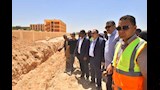 محافظ أسيوط يتفقد مشروع إنشاء مصنع متكامل لمنتجات الرمان بالبداري (4)
