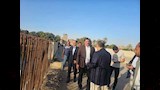 محافظ أسيوط يتابع أعمال تطوير مدخل قرية بني قرة ونقل موقف السرفيس (3)
