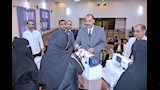 محافظ سوهاج يسلم ماكينات خياطة للسيدات الأولى بالرعاية (7)