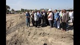 محافظ بني سويف يتفقد مشروع إنشاء مرسى سياحي على الجانب الشرقي للنيل (3)
