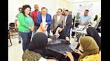 محافظ أسيوط يتابع تدريب 60 فتاة على حرفة التللي (13)