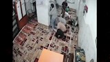 مطاردة شاب والاعتداء عليه داخل مسجد (10)