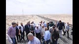 وزير النقل يتابع تنفيذ خط السكك الحديدية بئر العبد - العريش (15)