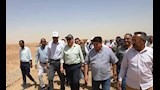 وزير الرى ومحافظ أسوان يتفقدان مشروع سيل بقرى وادي الصعايدة  (5)
