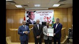 محافظ المنيا يُكرم عددًا من العاملين بالديوان العام لبلوغهم سن المعاش