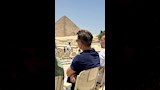 رائد الأعمال روبيرت هيرجافيك وفريق عمله يزورون الأهرامات (6)