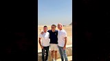 رائد الأعمال روبيرت هيرجافيك وفريق عمله يزورون الأهرامات (7)