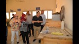 محافظ أسيوط يتفقد مركز خان الخليلي (11)