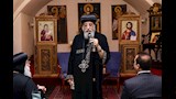 البابا تواضروس يلتقي أبناء الكنيسة القبطية في صربيا