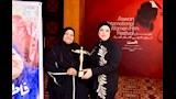 فاطمة يحصد جائزة أفضل فكرة فيلم ذات أثر بـأسوان الدولي (7)
