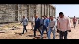 وزير الإسكان يتابع مشروعات المرافق بالعبور الجديدة