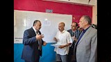 محافظ أسيوط يتفقد لجان امتحانات الثانوية العامة (4)