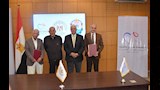 وزير التعليم العالي ومجدي يعقوب يشهدان بروتوكول بين جامعة أسوان ومؤسسة أمراض القلب (2)