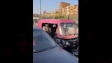 شهاب سائق توك توك يهدد مواطن 