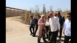 محافظ القاهرة يتفقد مشروع تطوير وإعادة تسكين ''عزبة الهجانة''